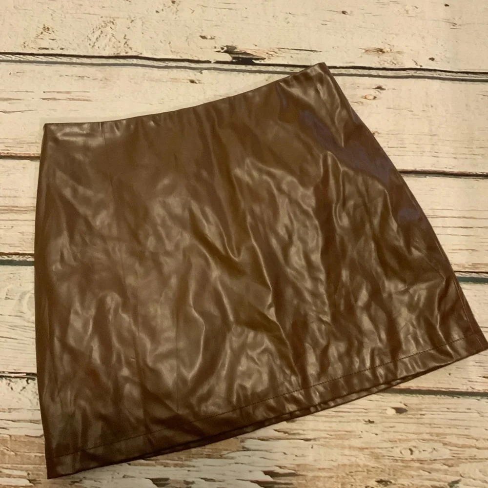 Princess Polly Brown Faux Leather Mini Skirt 4 - Coquette‎ Clean Girl Aesthetic